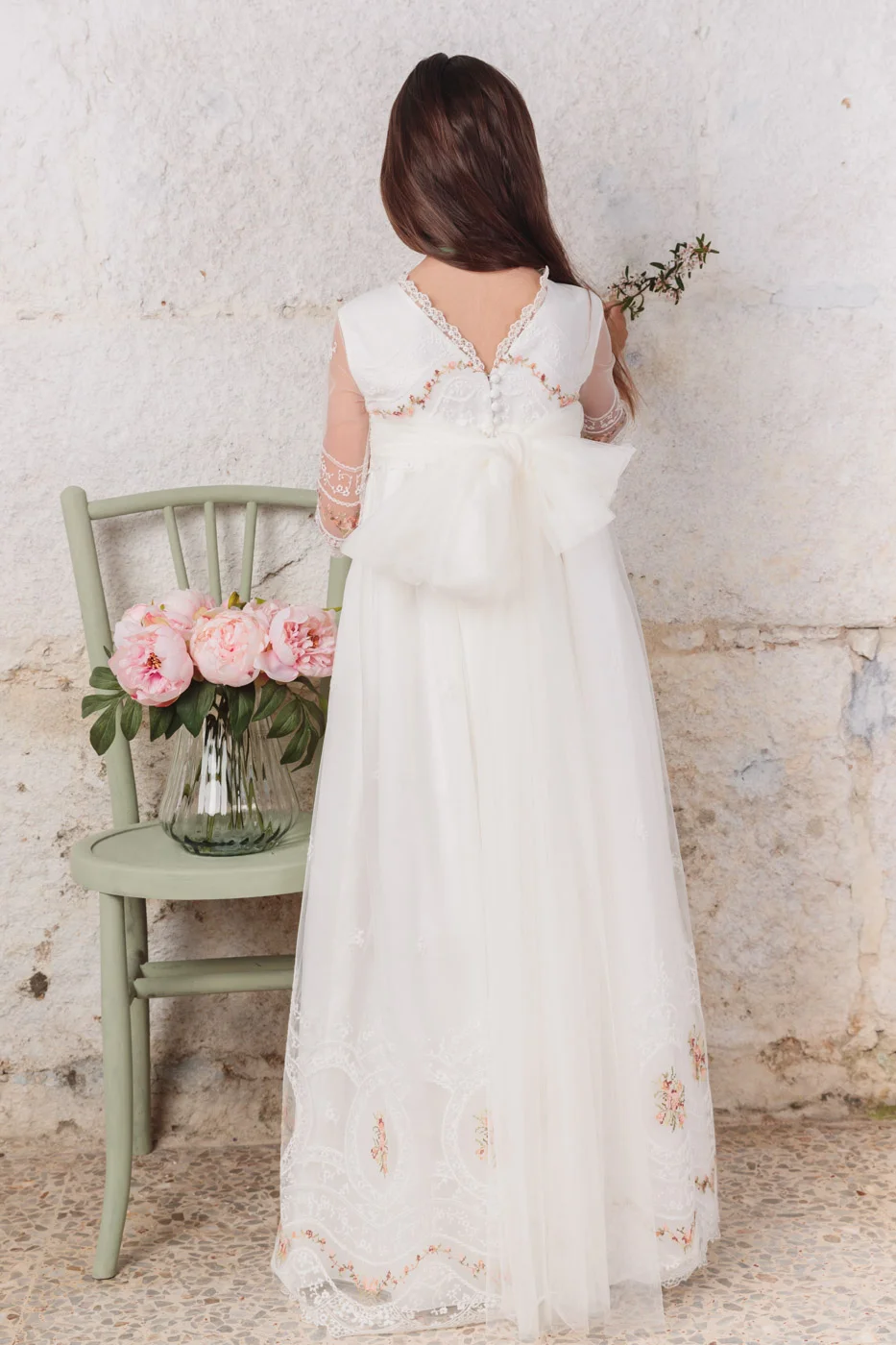 VESTIDO DE TUL BORDADO MARFIL Y PUNTO DE CRUZ