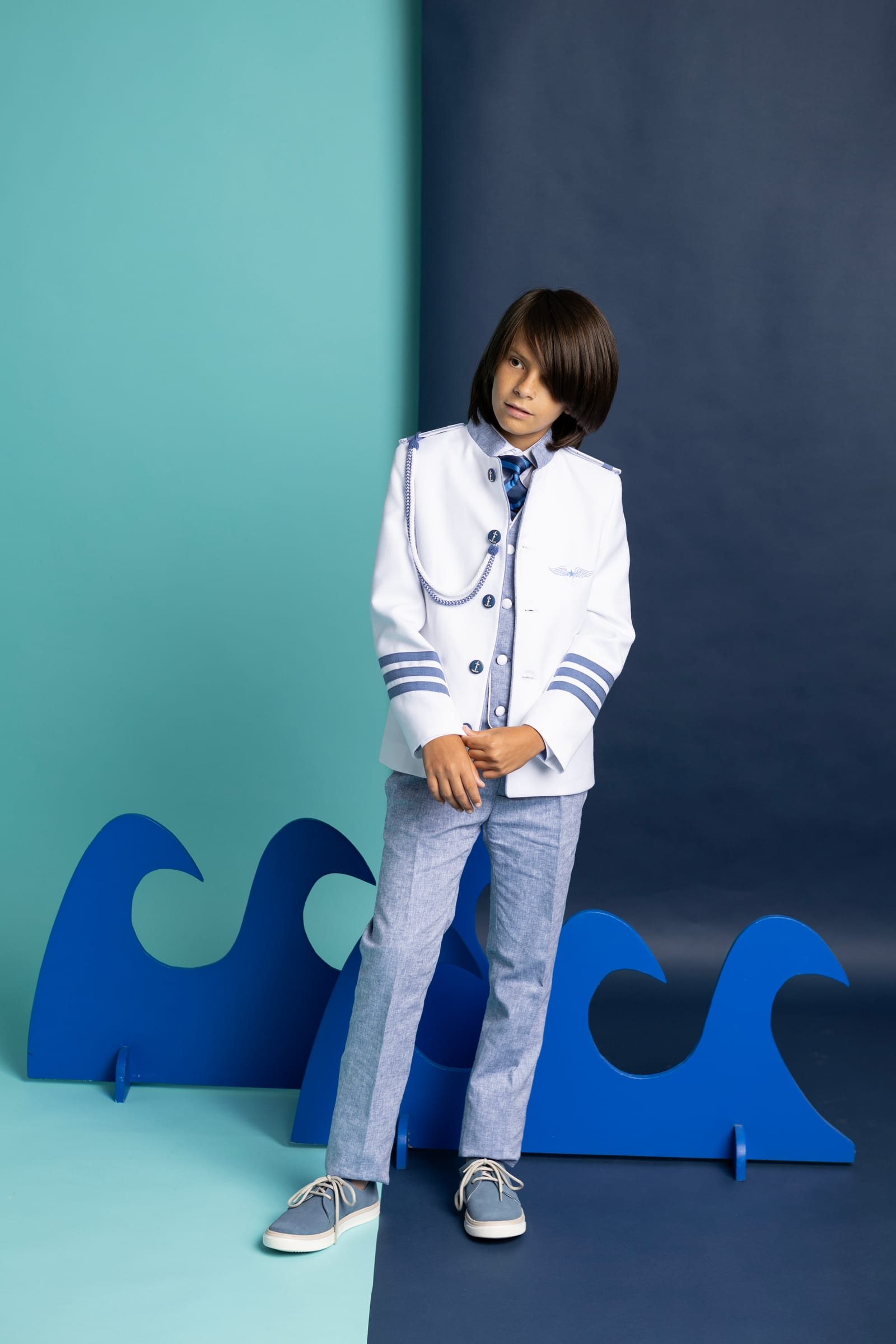 Traje de comunión niño 2027 almirante Dorian, chaqueta blanca con galones