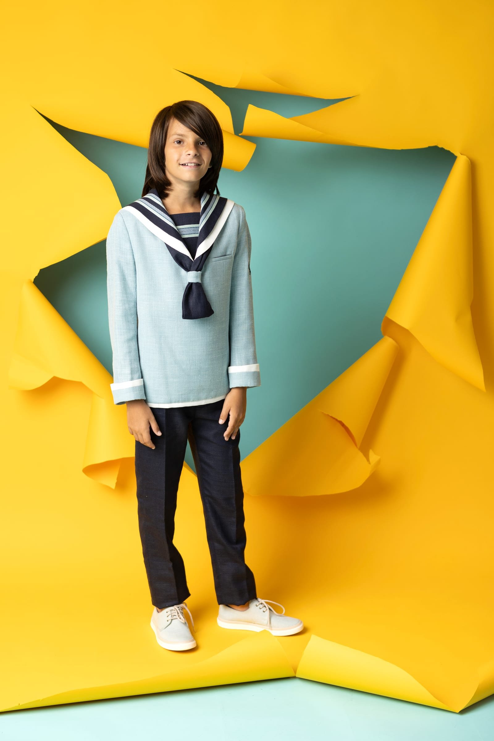 Traje de comunión niño 2027 Island, cuello marinero azul celeste con pantalón marino